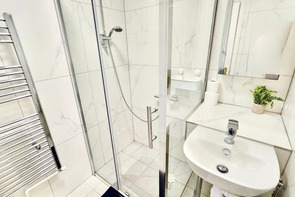 185 Lanark Properties Лондон Экстерьер фото